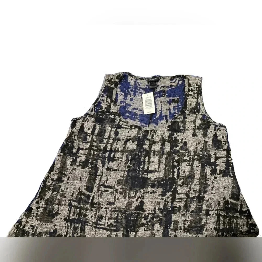 Torrid, Size 1X, Asymmetrical Gray Burnout Sleeveless Top - Picture 6 of 11